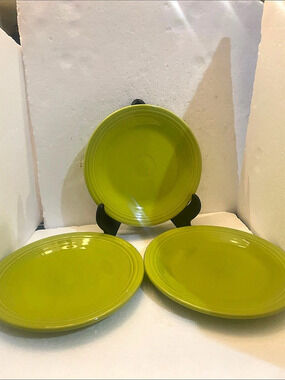 Fiesta lemongrass dinner plates Green Dinner Plates Set of 3 10.5” Homer Laughli